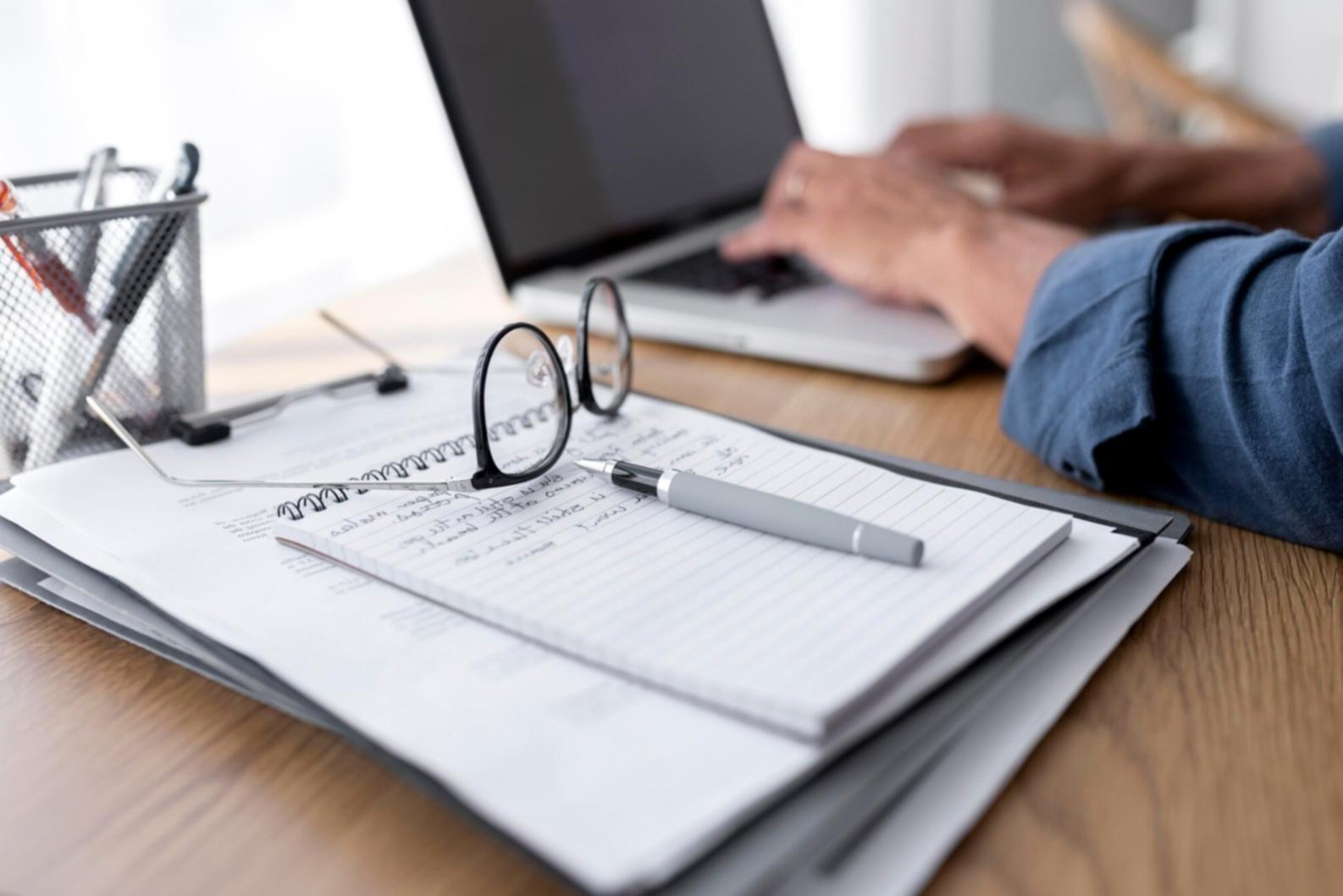Notre équipe d'experts en audit budgétaire travaille dans un environnement professionnel moderne